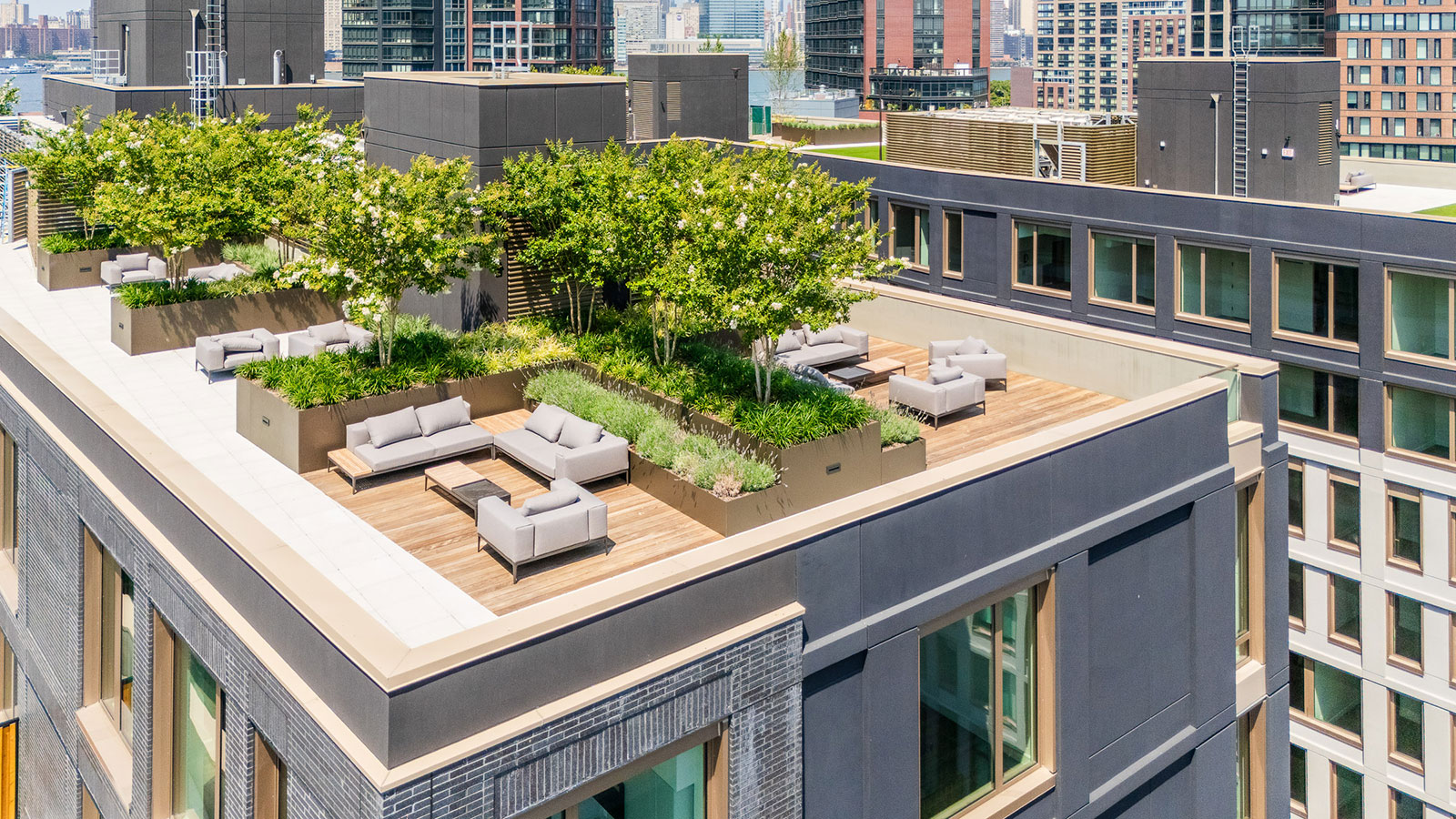 Greenpoint-Central Amenities